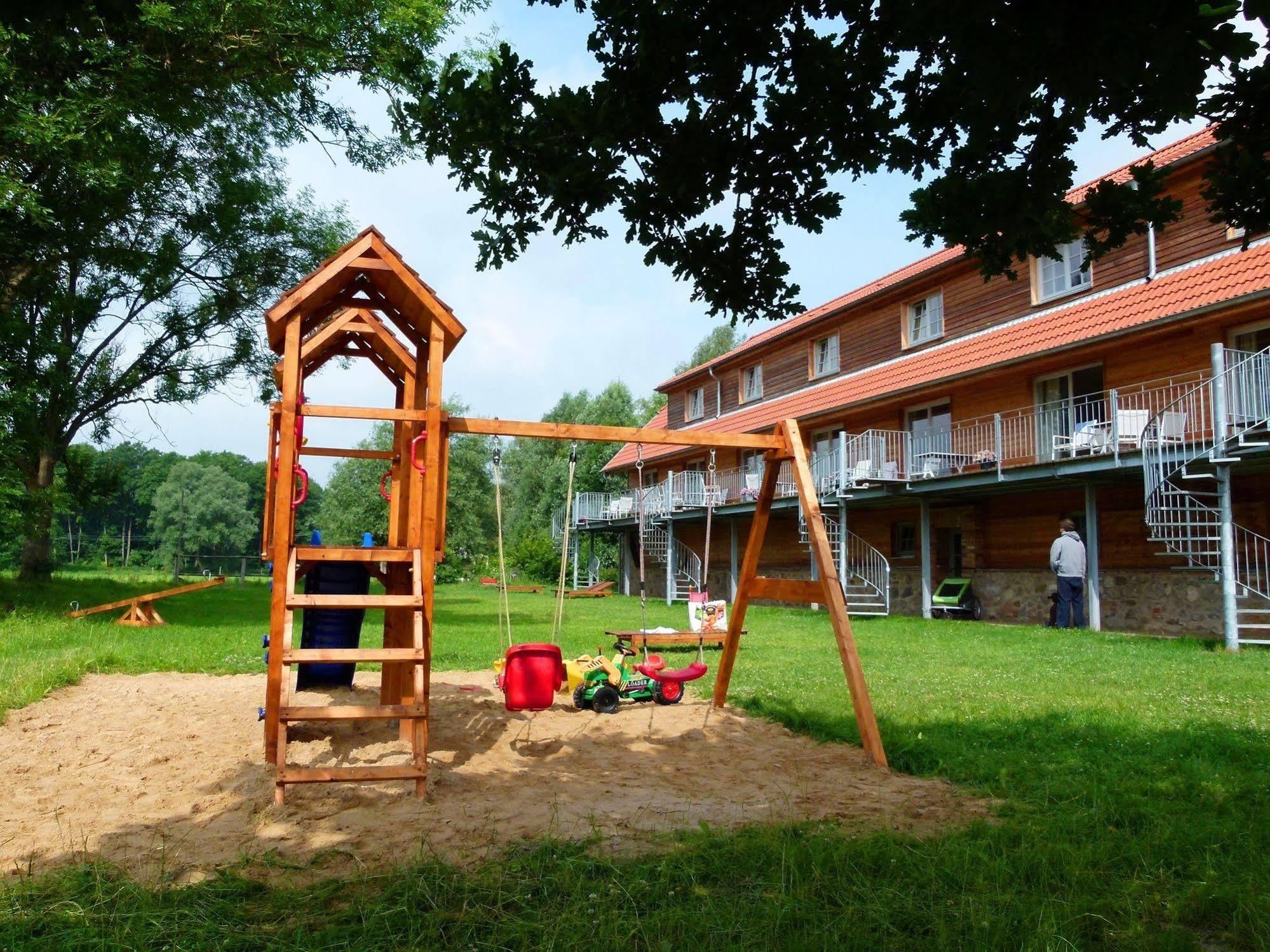 Gutshof Woldzegarten Hotel Luaran gambar